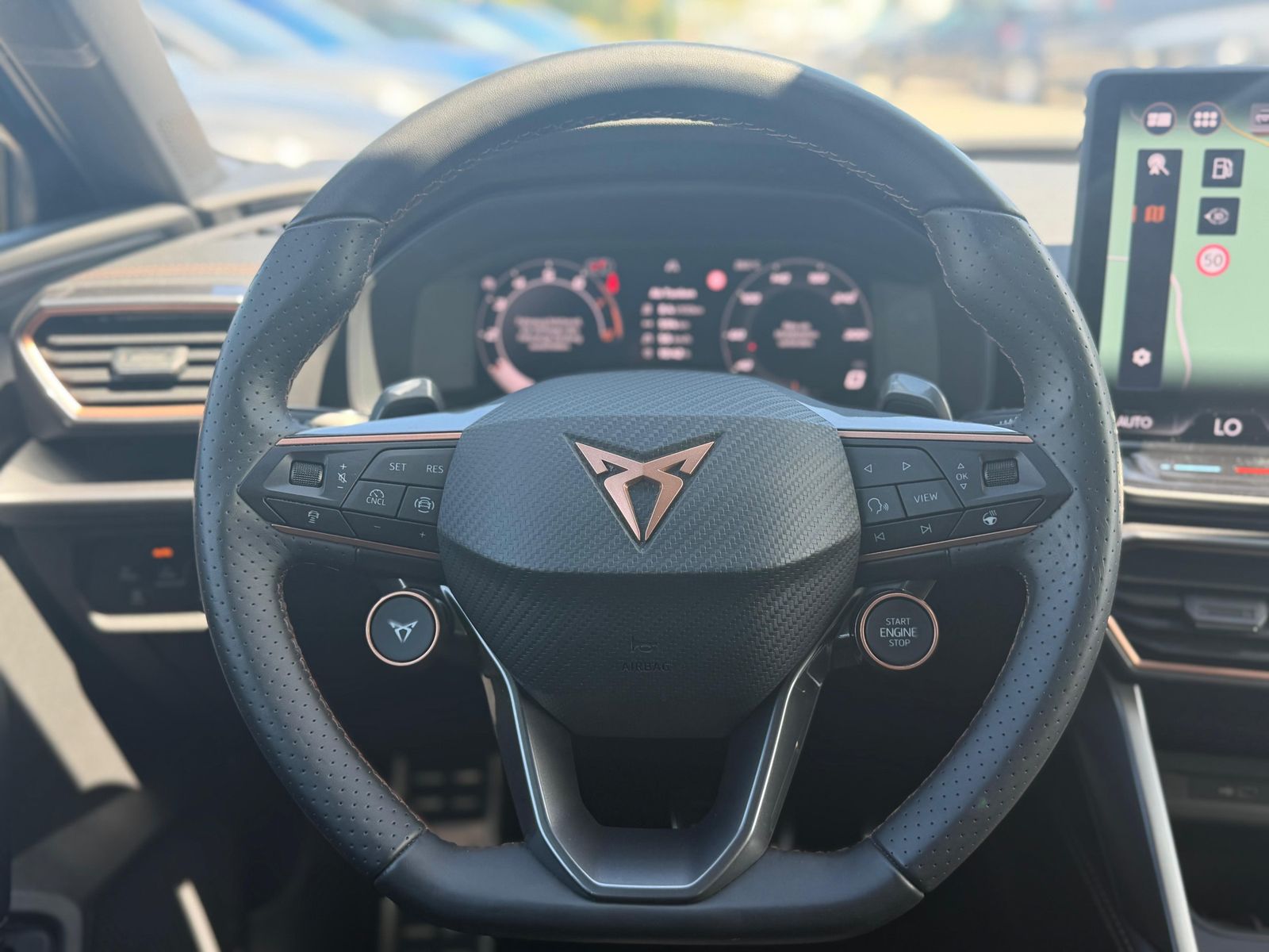 Ilustración del vehículo CUPRA Leon 1.5 eTSI MATRIX*PANO*ALCAN.*AHK*SENN*Drive2