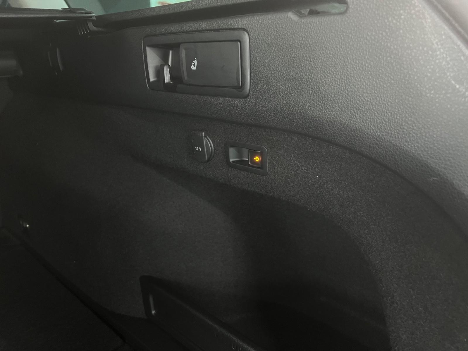 Volkswagen Passat 2.0 TDI Matrix-LED ACC AHK Kamera Navi