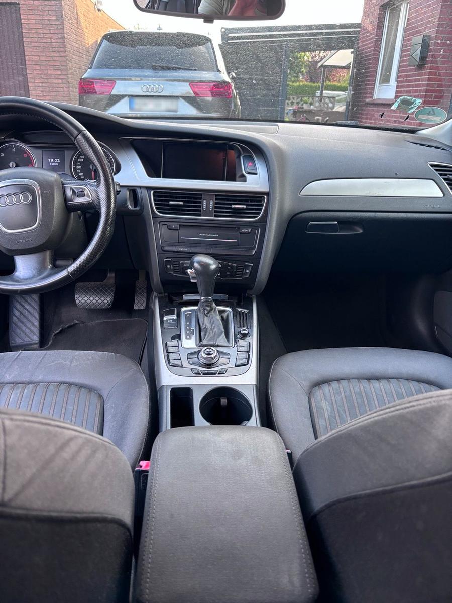 Audi A4 2009 — photo 10