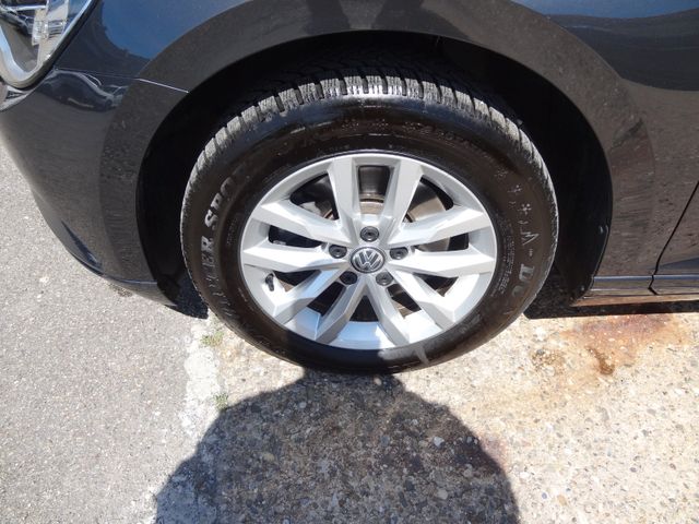 Fahrzeugabbildung Volkswagen Passat Variant Comfort/1.Hd/SitzH/AHK/59TKM/150P