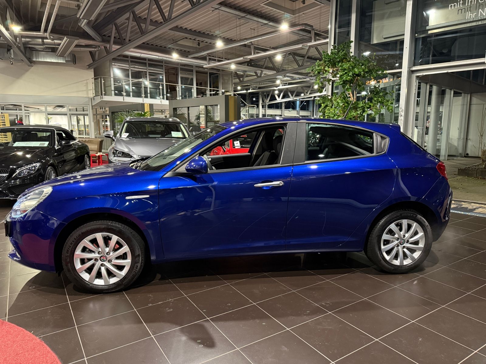 Fahrzeugabbildung Alfa Romeo Giulietta 1.4 TB KLIMA NAV 16"-ALU