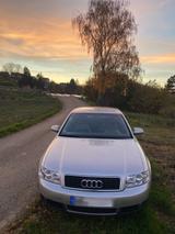Audi A4  144.000 km  TÜV 07/2026  Benzi... - Audi A4 aus 2001: 2.0