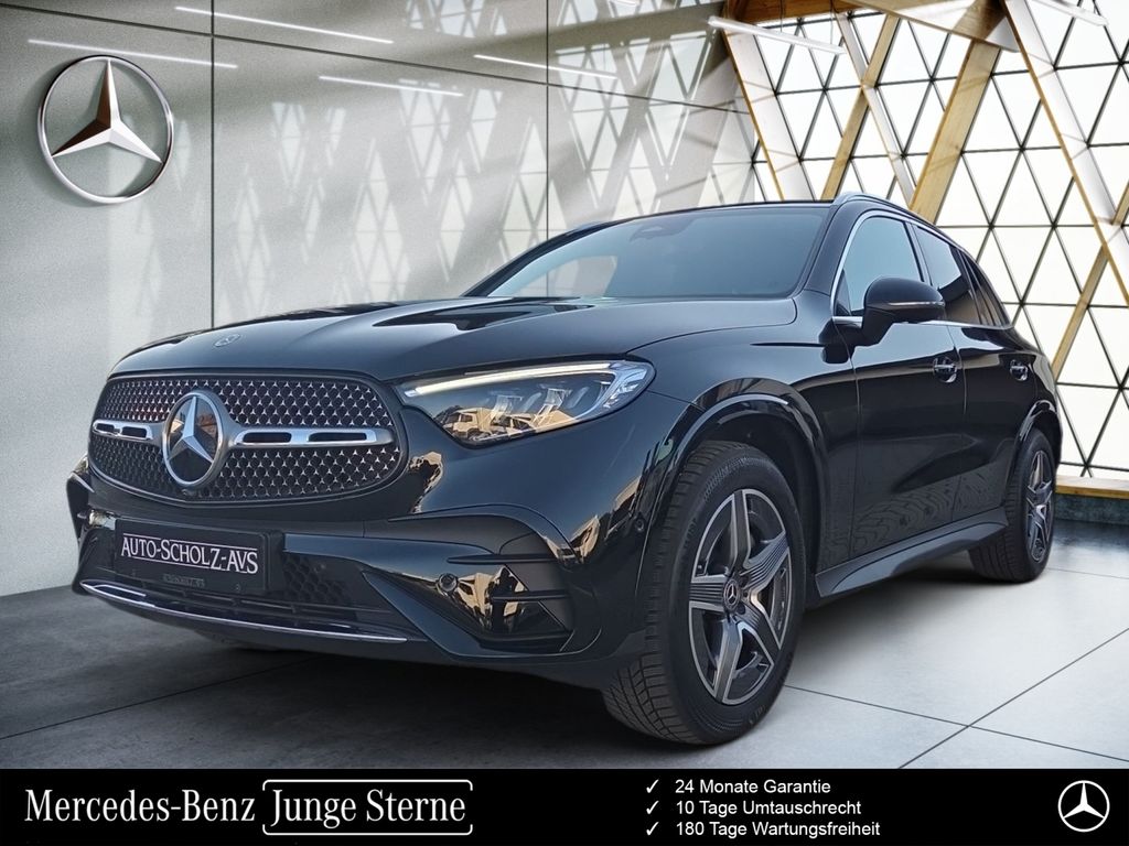 Mercedes-Benz GLC 300 — hlavná fotografia
