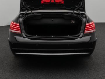 Fahrzeugabbildung Mercedes-Benz E 200 Cabrio LED Sitzhzg Navi PDC Tempomat Leder