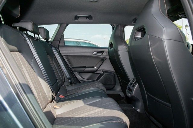Fahrzeugabbildung SEAT Leon Sportstourer ACC NAVI LED