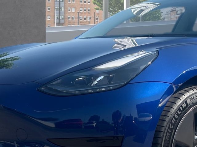 Fahrzeugabbildung Tesla Model 3 Basis RWD Soundsystem ACC El. Heckklappe