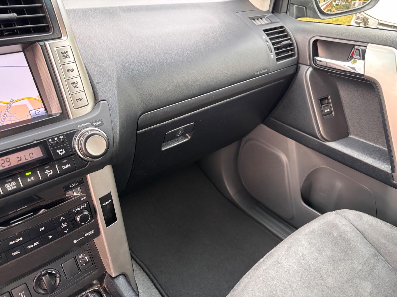 Toyota Land Cruiser 3.0 D-4D 190ch BVM - 2 ème main - Chauffage auxiliaire - Carnet d'entretien