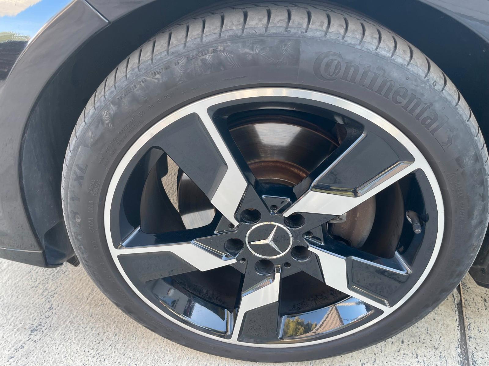 Mercedes-Benz E250 2011 — photo 9