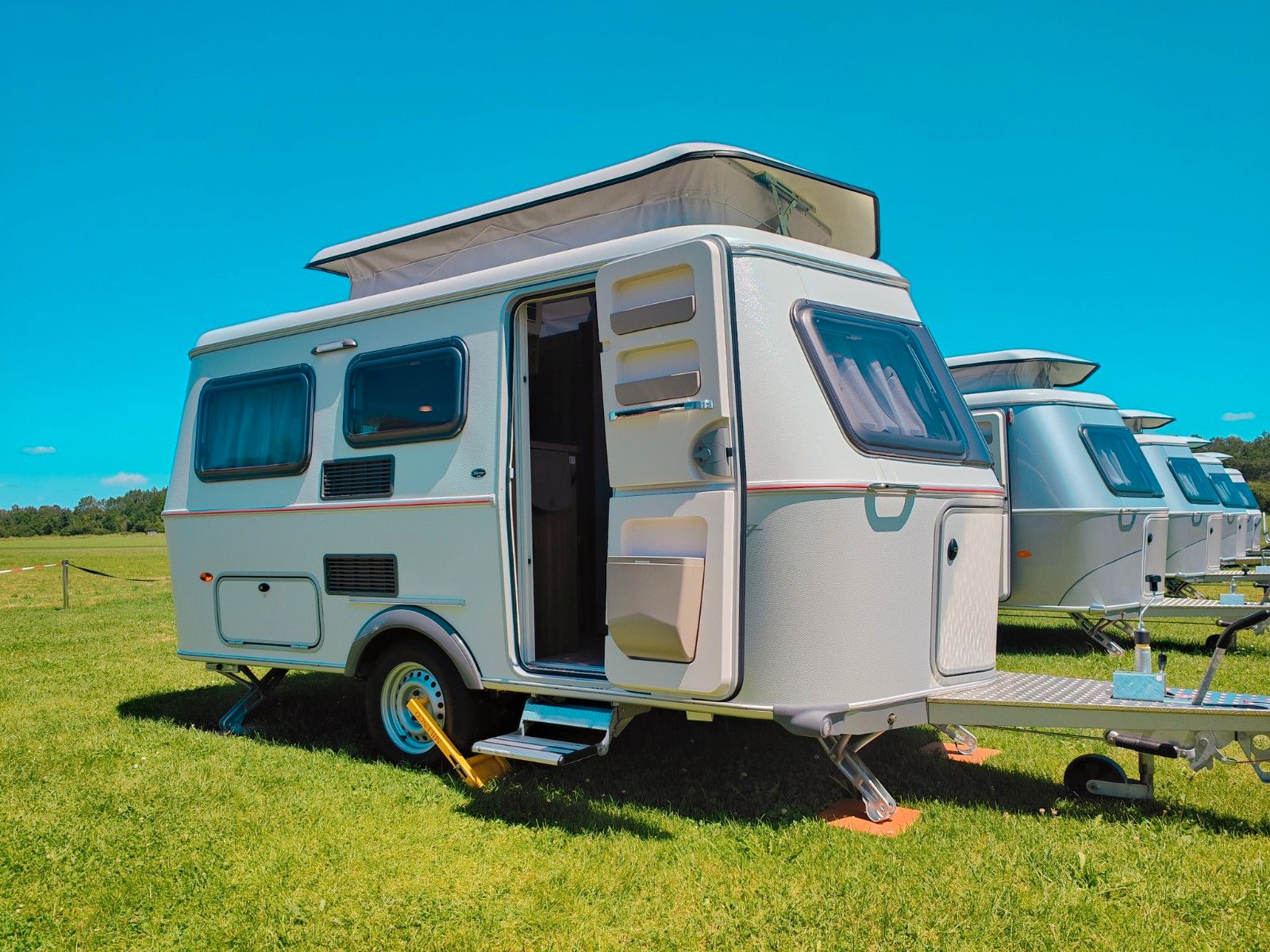Fahrzeugabbildung HYMER / ERIBA / HYMERCAR TOURING 430 LEGEND URBAN 2025