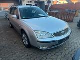 Ford Mondeo - Ford Mondeo aus 2004: Kombi