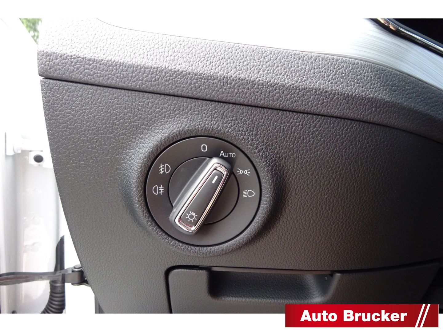 Skoda Superb Combi Ambition 2.0 TDI Navi Alu FSE LED foto 11
