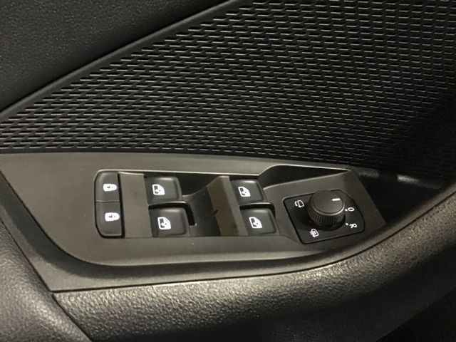 Fahrzeugabbildung Skoda Octavia Ambition 1.5 TSI Combi DSG/Navi/Tempo