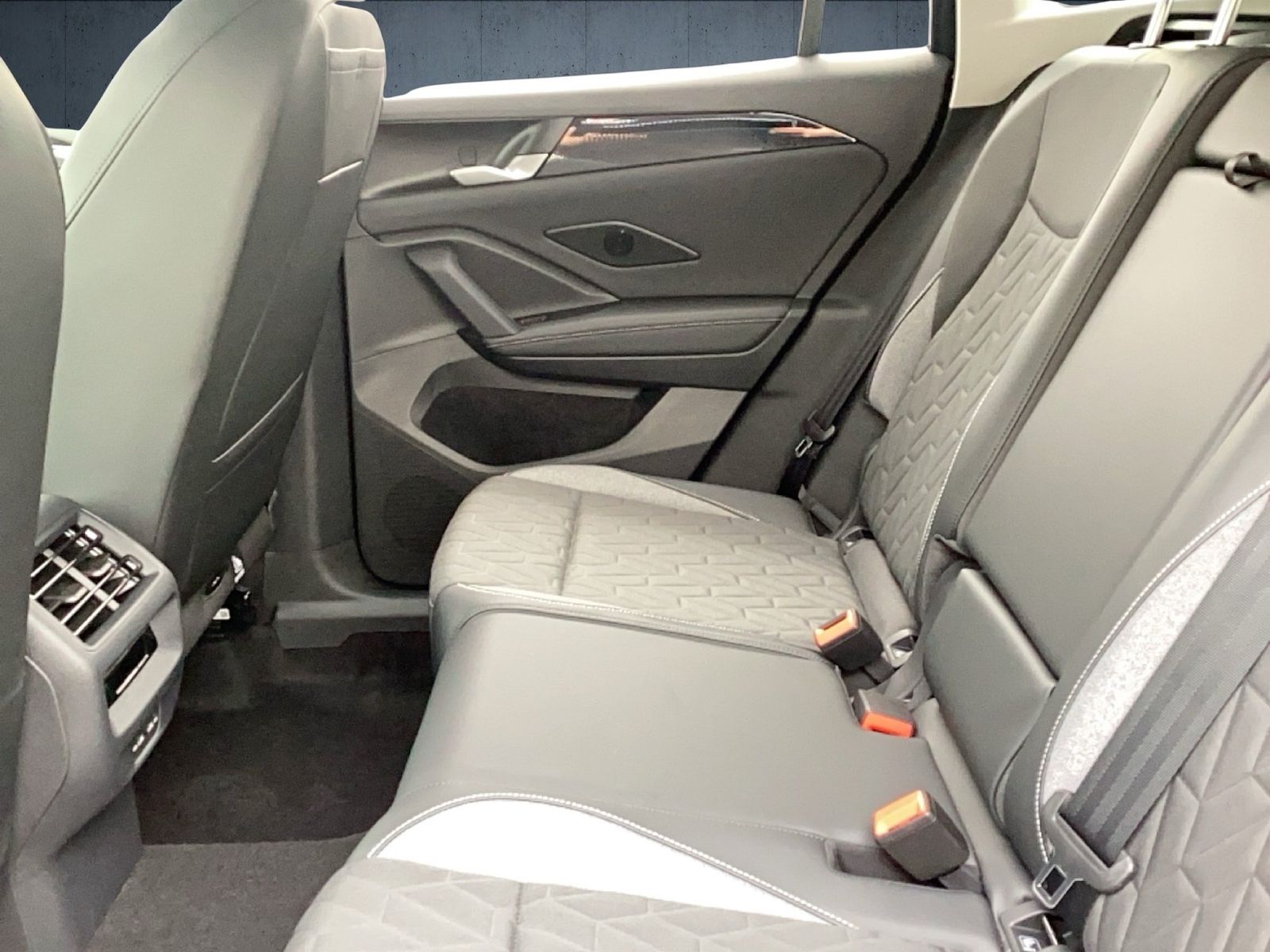 Volkswagen Tiguan - Bild 12