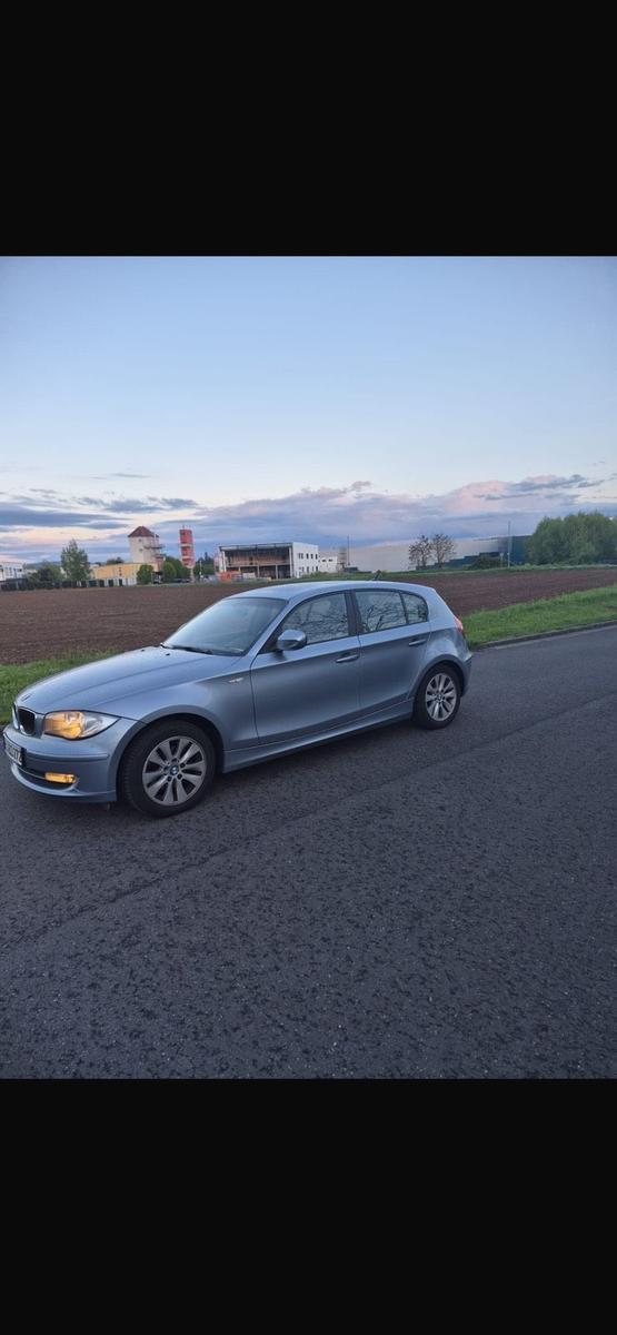 BMW 116 2010 — engine 145 HP (107kW)