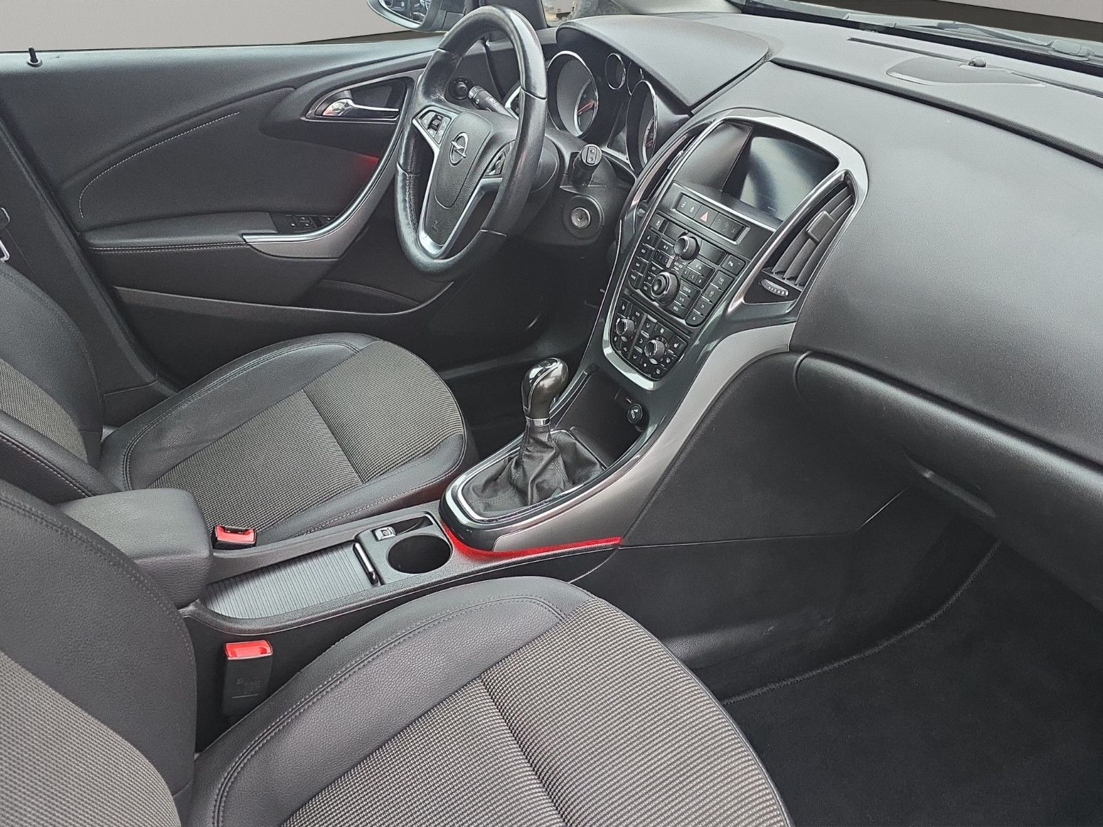 Fahrzeugabbildung Opel Astra J Exklusiv KLIMA NAVI TEMPOMAT TÜV NEU