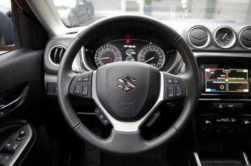 Suzuki Vitara 1.4 Comfort+ 4x4*Pano,ACC,AHK,LED,Kamera*