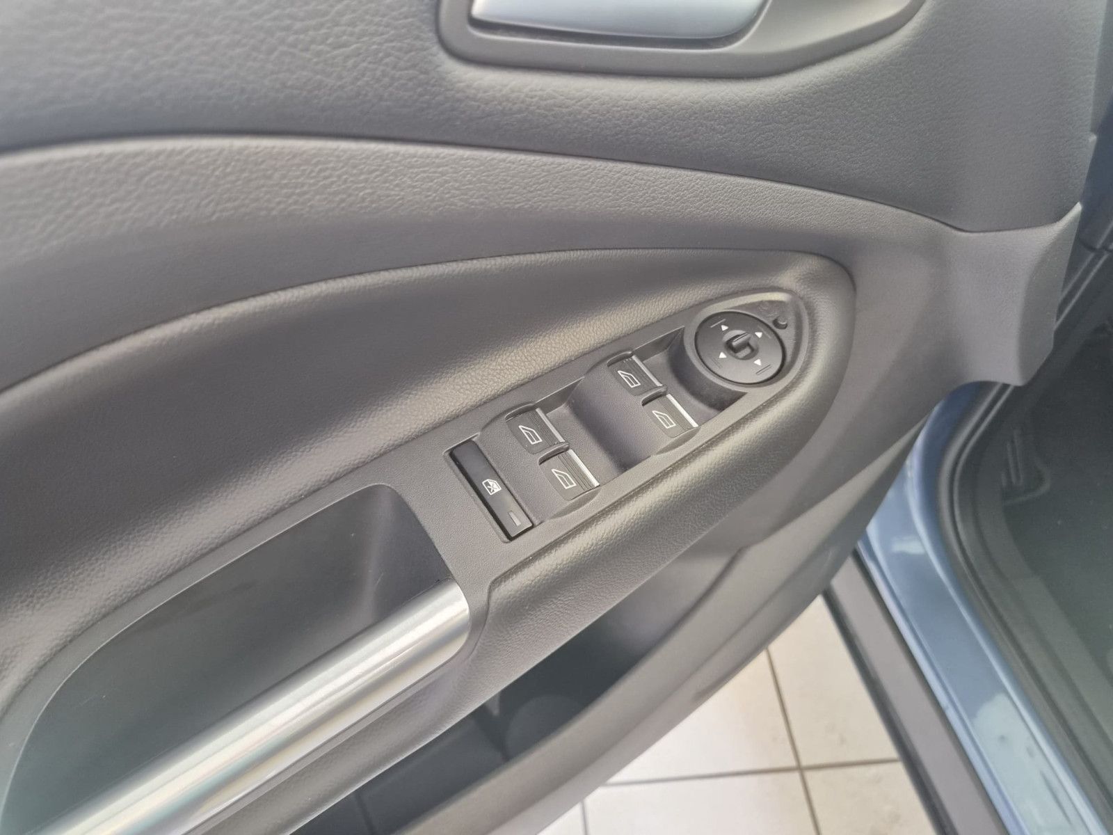Fahrzeugabbildung Ford Kuga Cool & Connect / NAVI /