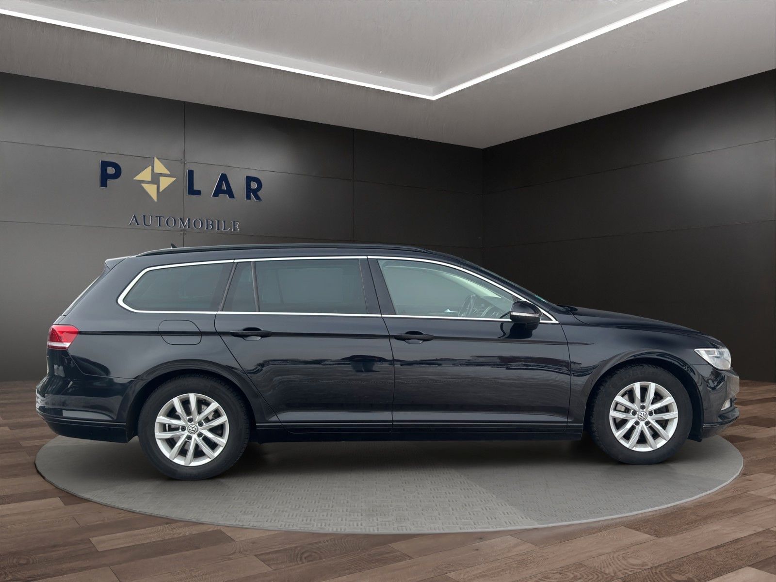 Fahrzeugabbildung Volkswagen Passat Massage/Pano/Sitzheiz/ACC *Zahnriemen neu