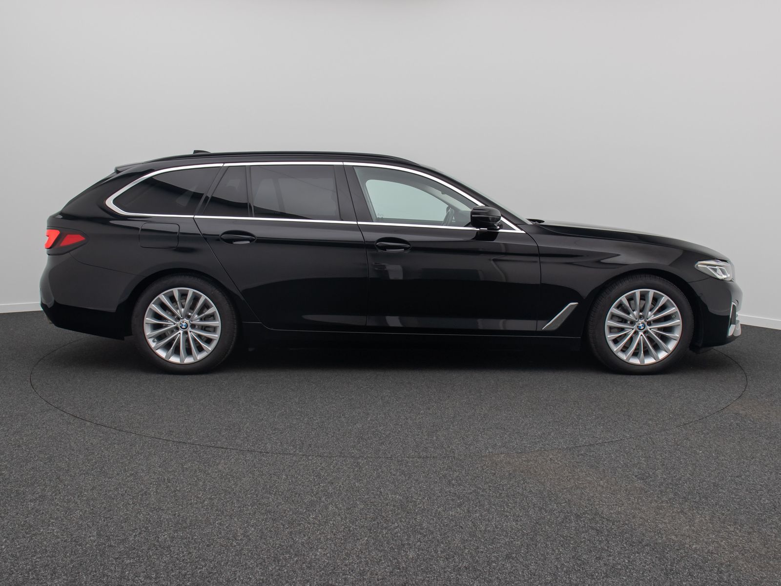 Fahrzeugabbildung BMW 520d xD Luxury Line Kamera DAB HUD Alarm Sport