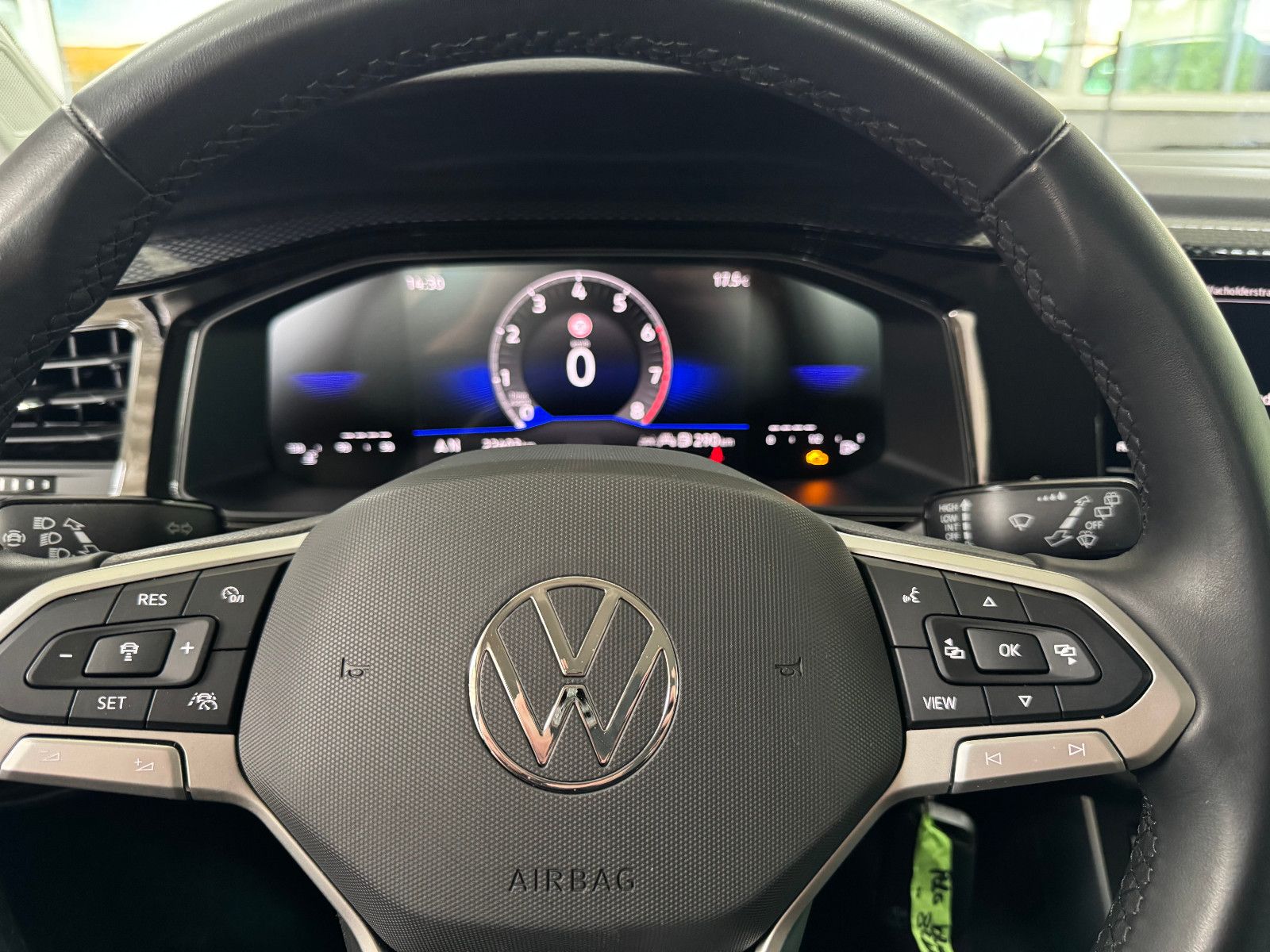 Fahrzeugabbildung Volkswagen Polo VI Life +DIG.TACHO+LED+ALLWETTER+NAVI+ACC