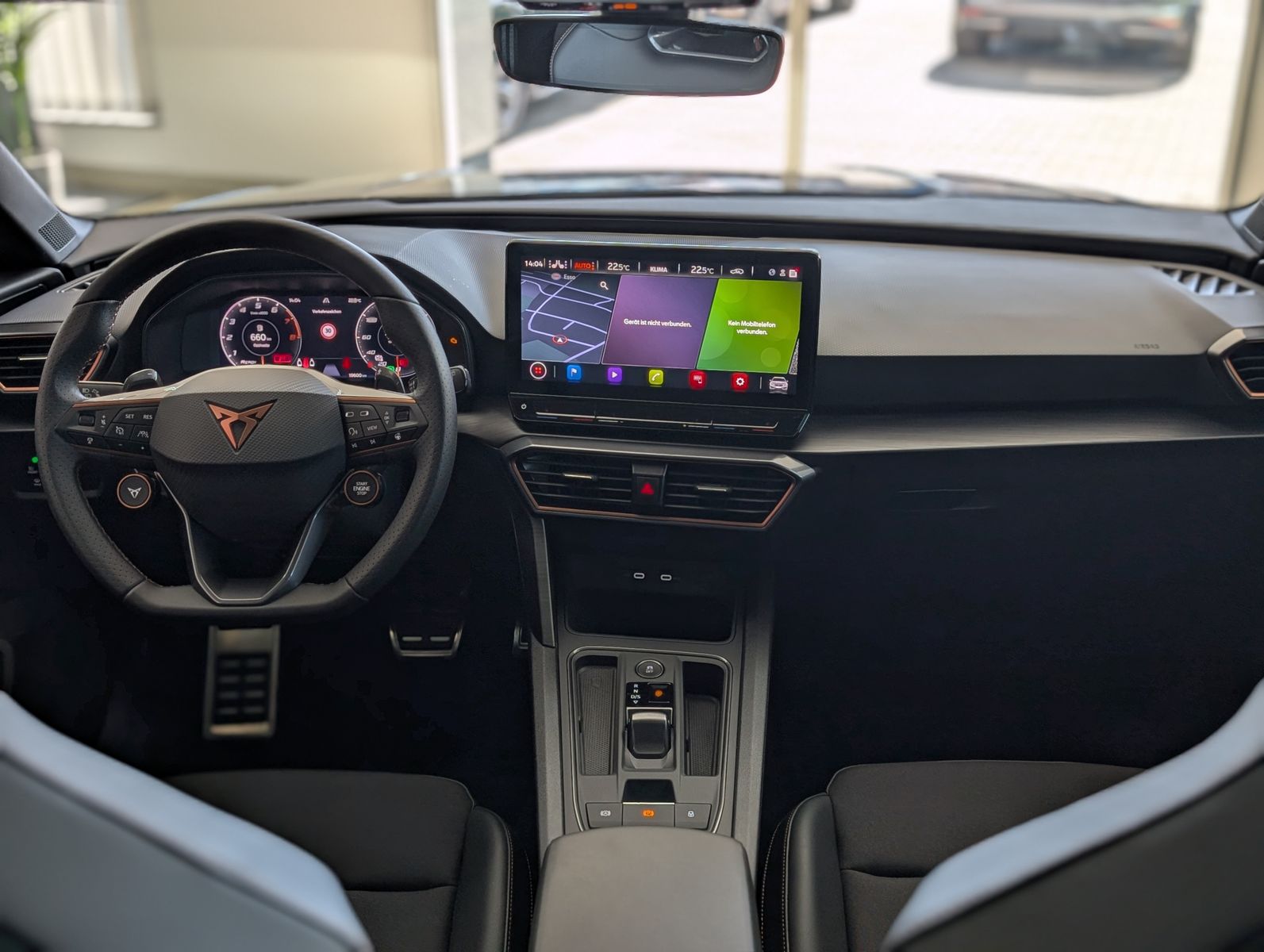 Fahrzeugabbildung CUPRA Leon VZ 4Drive ACC MATRIX-LED KAM PANO CARPLAY