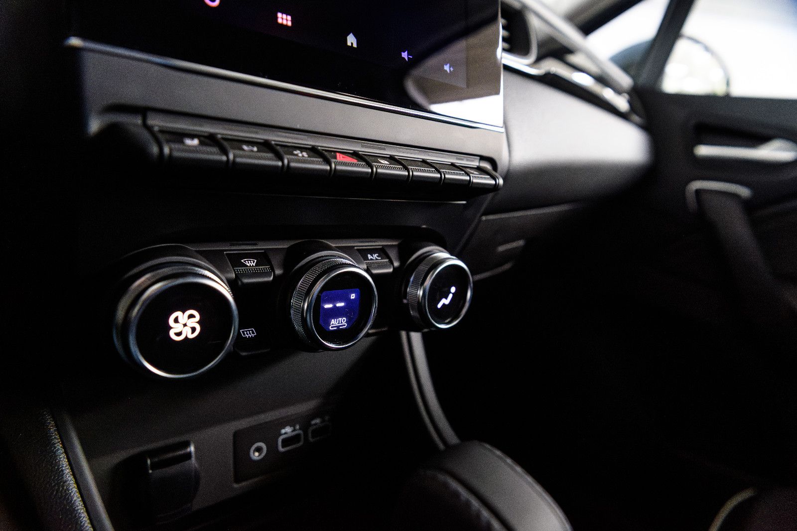 Fahrzeugabbildung Mitsubishi ASX 1.6 Intro Edition PHEV +LED+RFK+NAVI+SHZ+