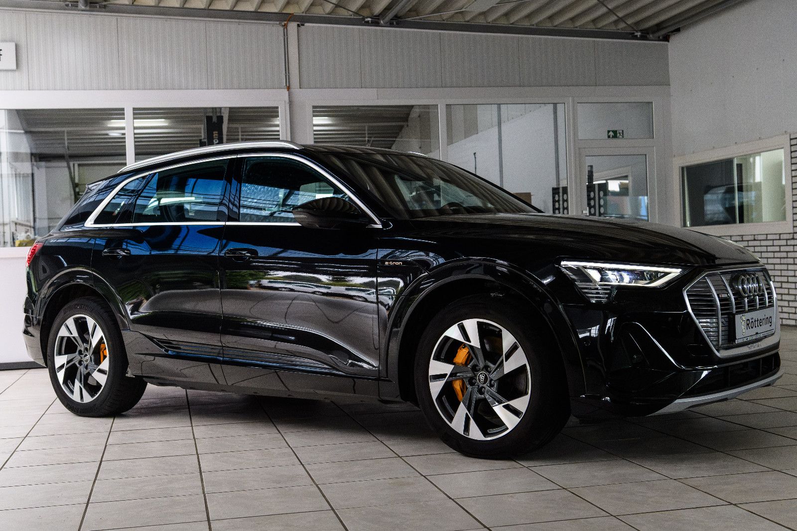 Fahrzeugabbildung Audi e-tron 55 quattro S line NAVI+LED+SZH