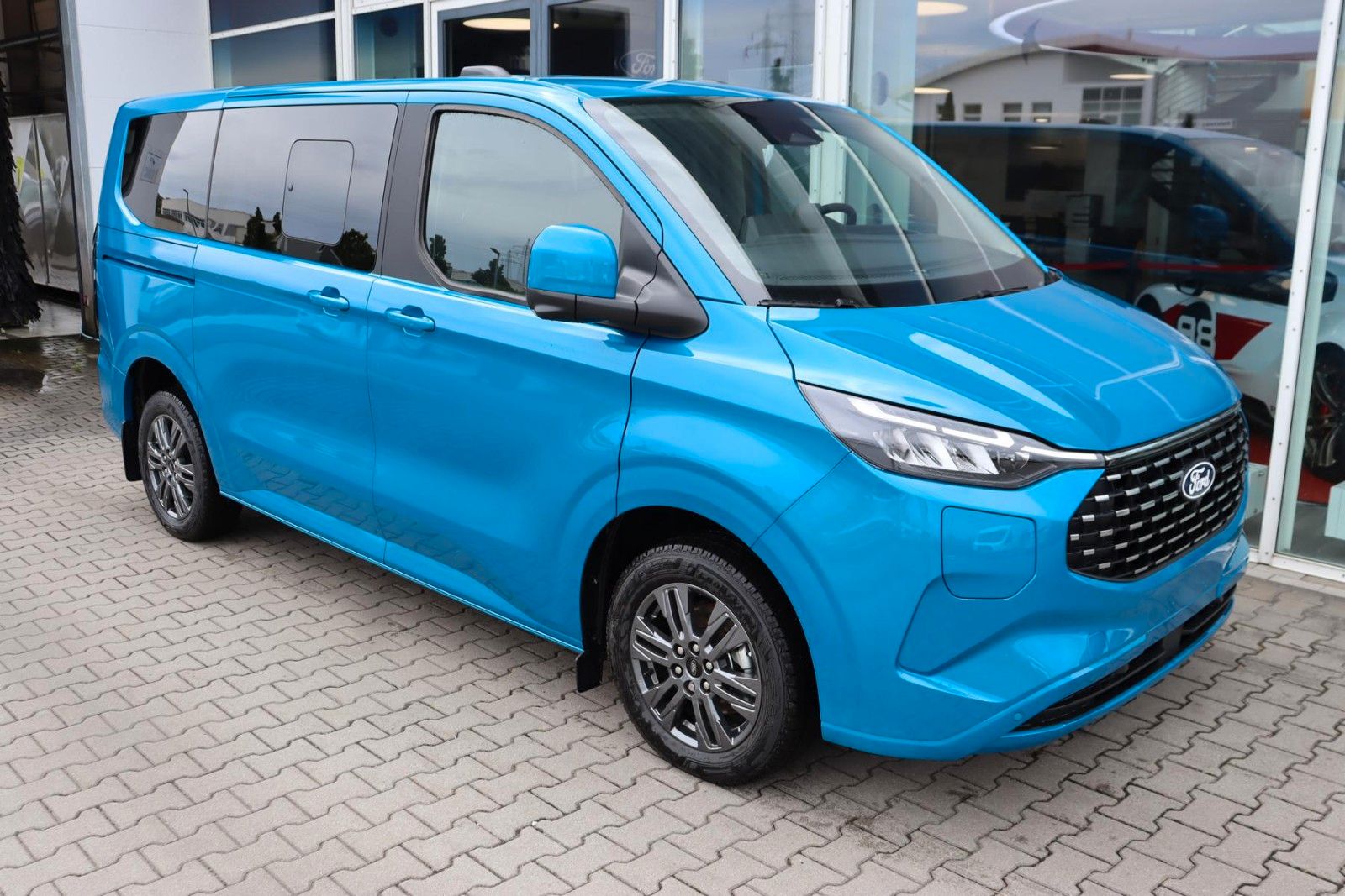 Ford Tourneo Custom Titanium 2.5l PHEV 340 L1 0,0%* imagem 2