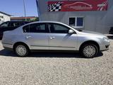 Volkswagen Passat 1.6 FSI Trendline Sitzheizung Scheckheft - Volkswagen Passat: 1.6