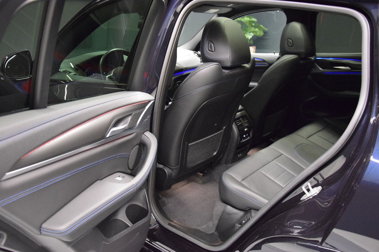 Fahrzeugabbildung BMW X4 xDrive 30 d M Sport Pano HuD Laser ACC AHK