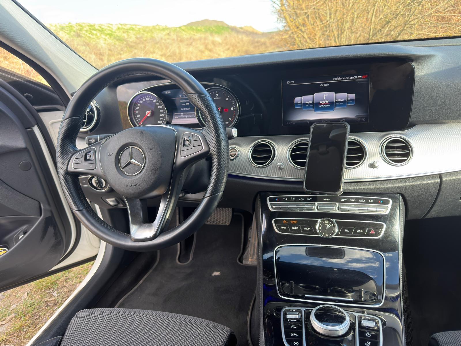 Mercedes-Benz E 220 d Autom. -