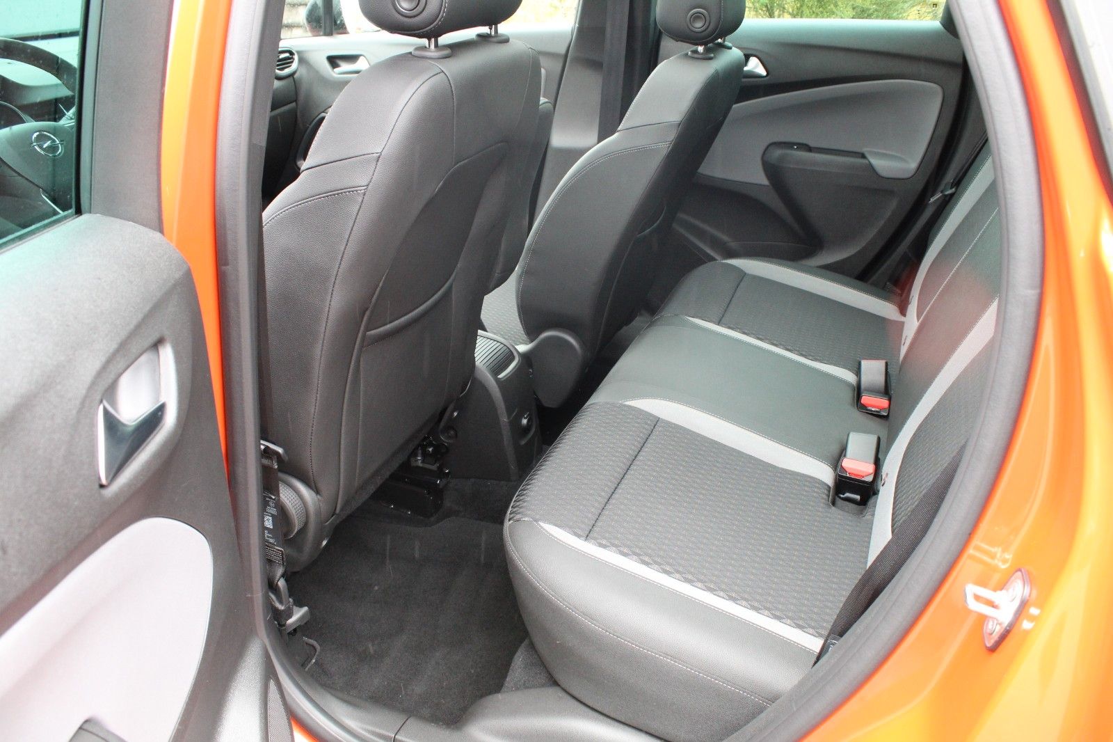 Fahrzeugabbildung Opel Crossland  Ultimate  Navi Kamera PDC Sitzh. DAB
