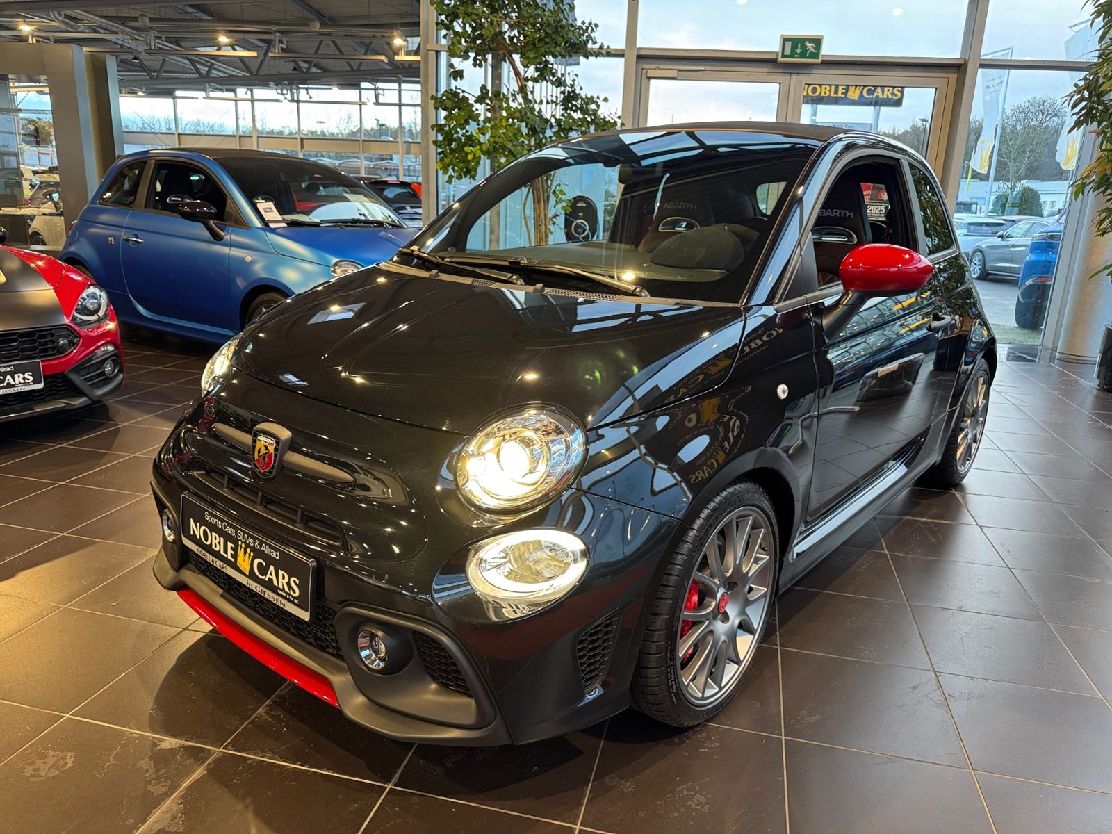 Fahrzeugabbildung Abarth 695C BEATS KLIMA XEN NAV PDC ALU