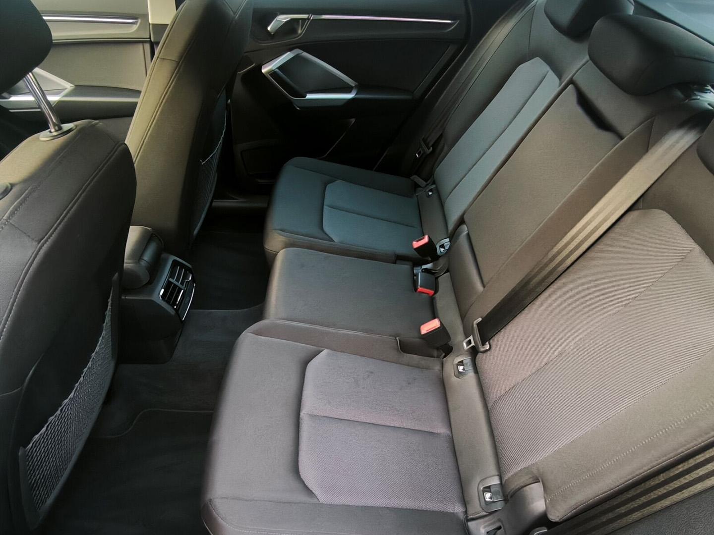 Audi Q3 35 TFSI S line S-TRONIC LED CONNECT ACC KAMER