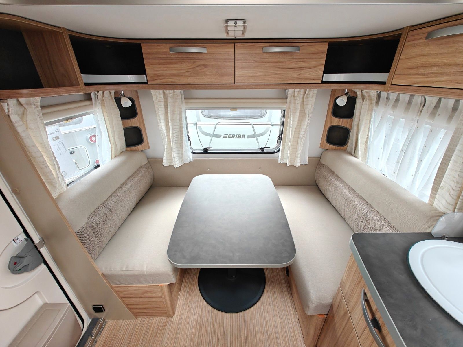 Fahrzeugabbildung HYMER / ERIBA / HYMERCAR Feeling 470 Elegance - JETZT 6.683€ SPAREN !!!