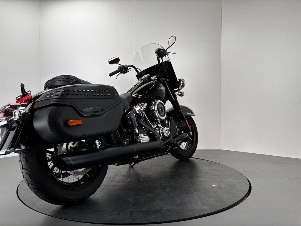 Fahrzeugabbildung Harley-Davidson SOFTAIL HERITAGE CLASSIC *KAUM KILOMETER