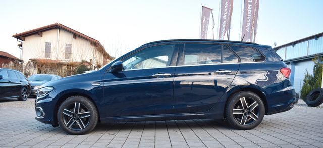 Fiat Tipo Lounge / Leder / Navi