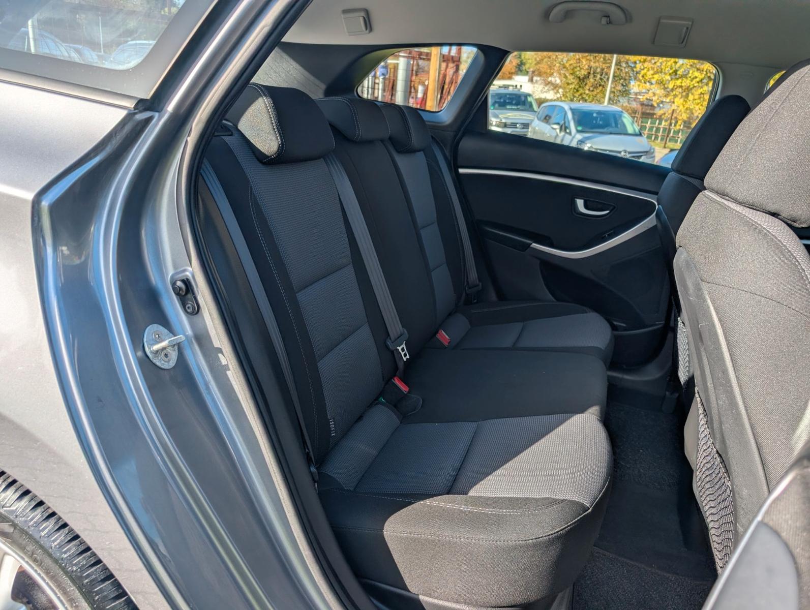 Hyundai i30 2014 — photo 20
