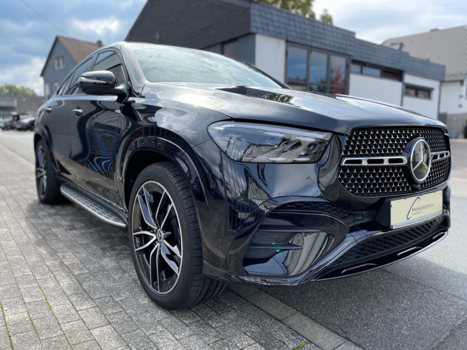 Fahrzeugabbildung Mercedes-Benz GLE 350 de Coupé Facelift |AMG|HUD|360°|22"|AHK