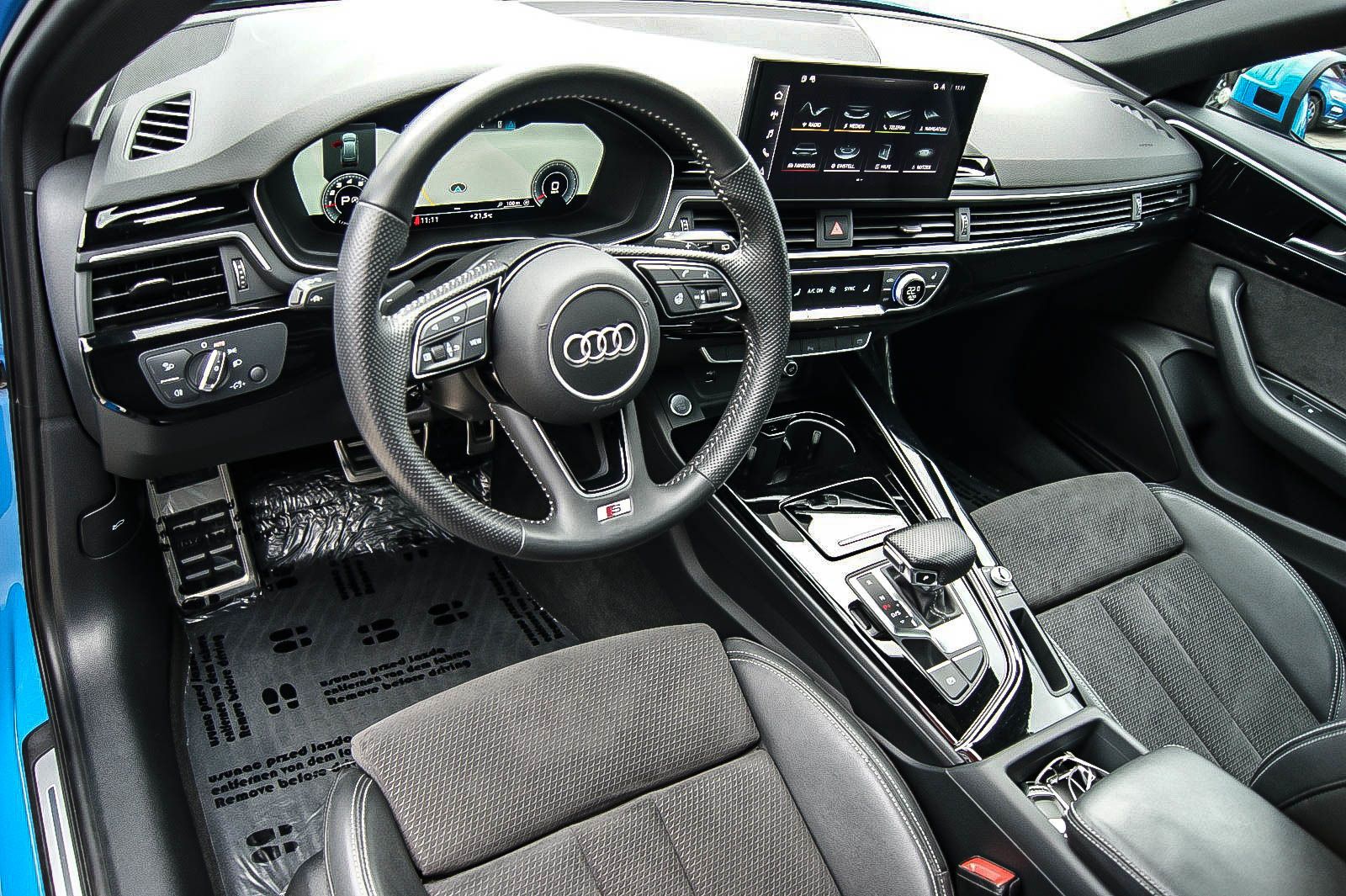 Fahrzeugabbildung Audi A4 Avant 35 TFSI S line TURBOBLAU PANORAMA STHZG