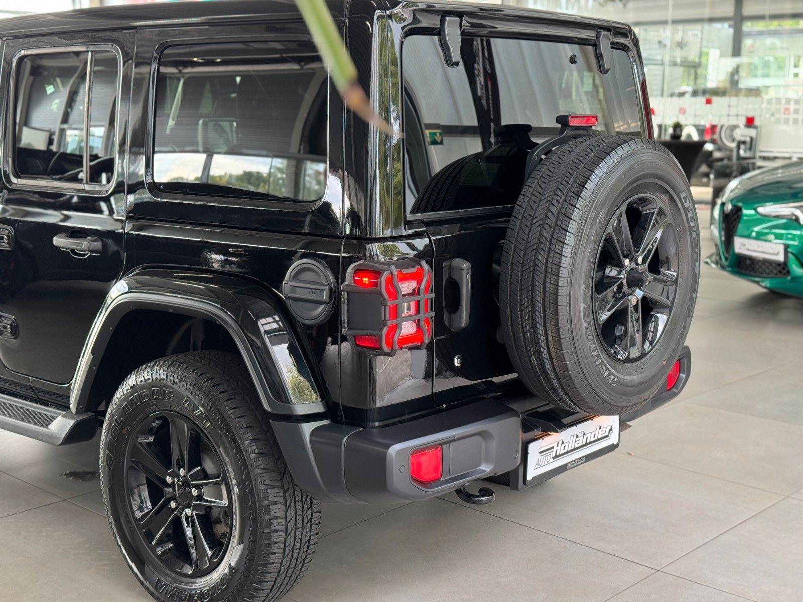 Fahrzeugabbildung Jeep Wrangler Unlimited 2.0 T-GDI Night Eagle Sky One
