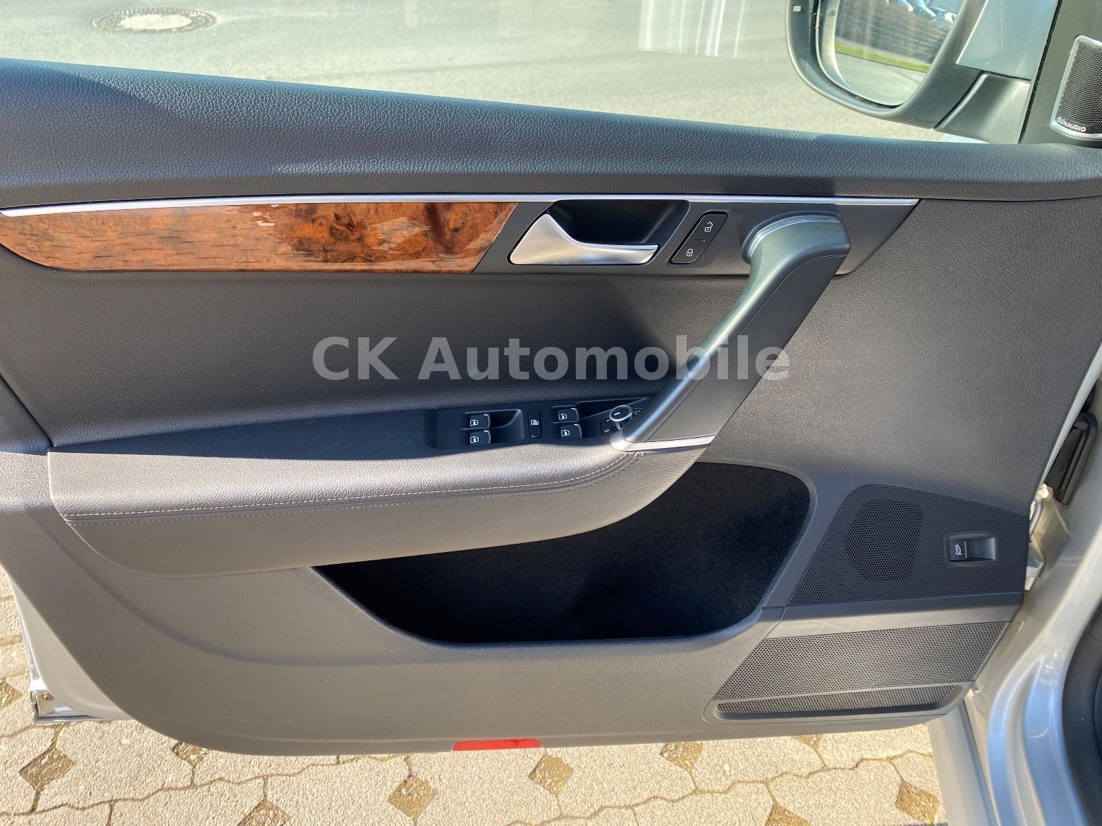 Fahrzeugabbildung Volkswagen Passat Variant Comfortline BM/DSG/Navi/Bi-Xenon