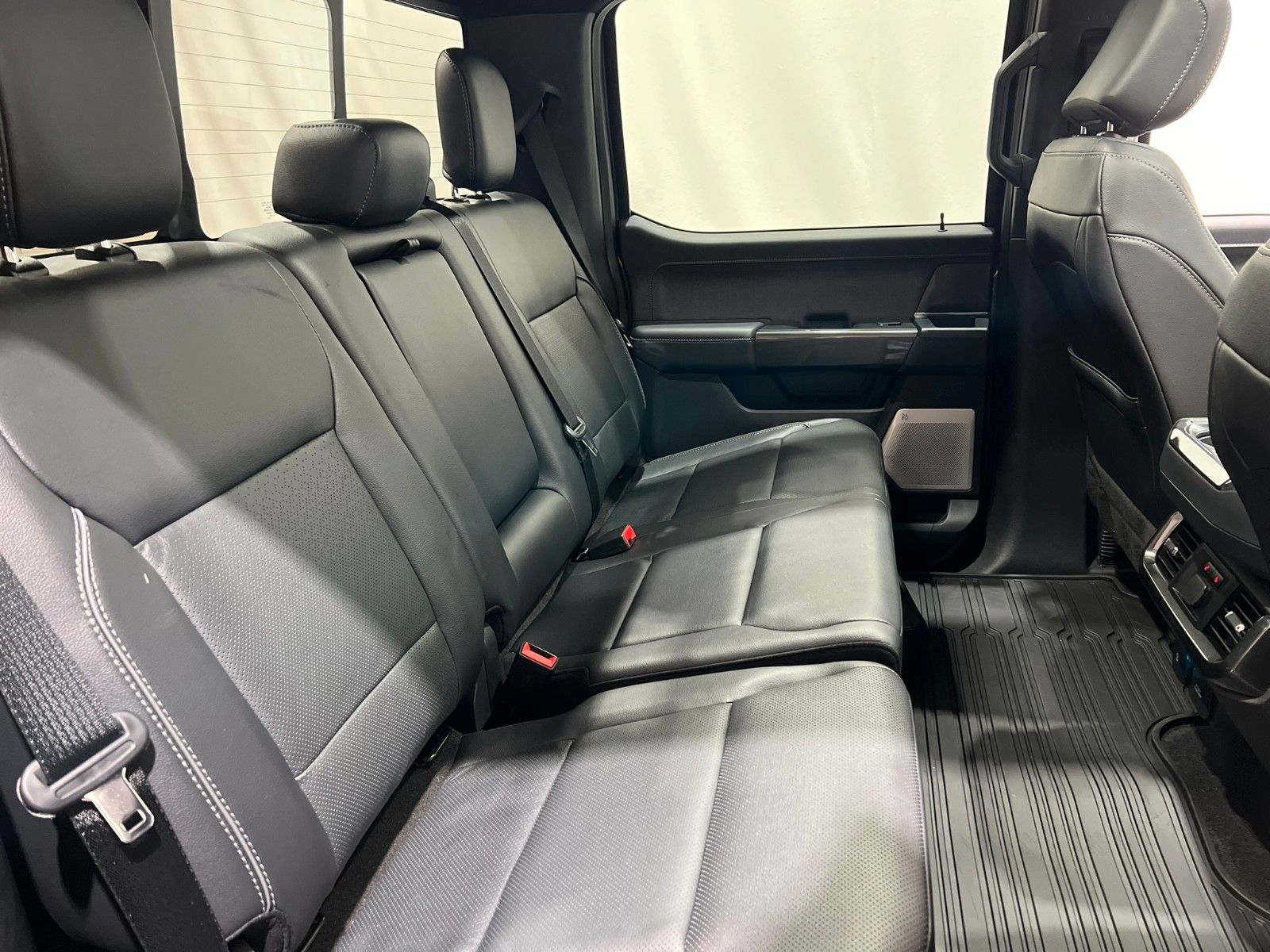 Fahrzeugabbildung Ford F-150 Lariat 5.0L V8 SC 5,5" Black Ed. RTR Ed.