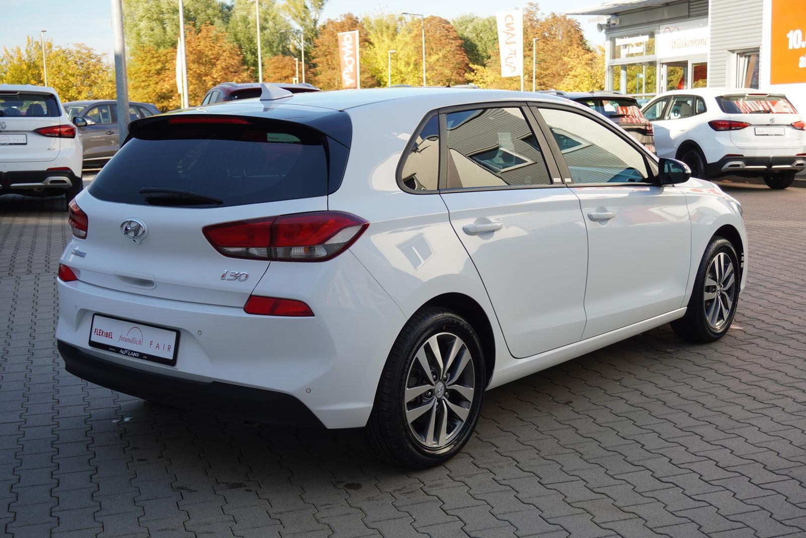 Hyundai i30 1.0 T-GDI YES! Navi Kamera Sitzheizung PDC