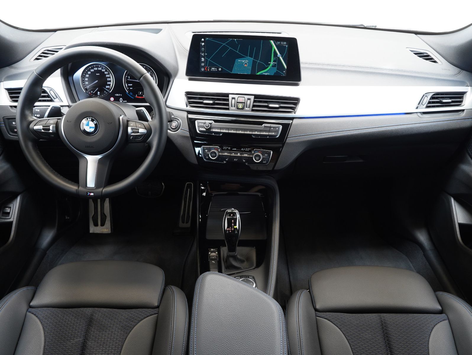 Fahrzeugabbildung BMW X2 sDrive 20 i M Sport LED/HEADUP/KEYLESS/KAMERA