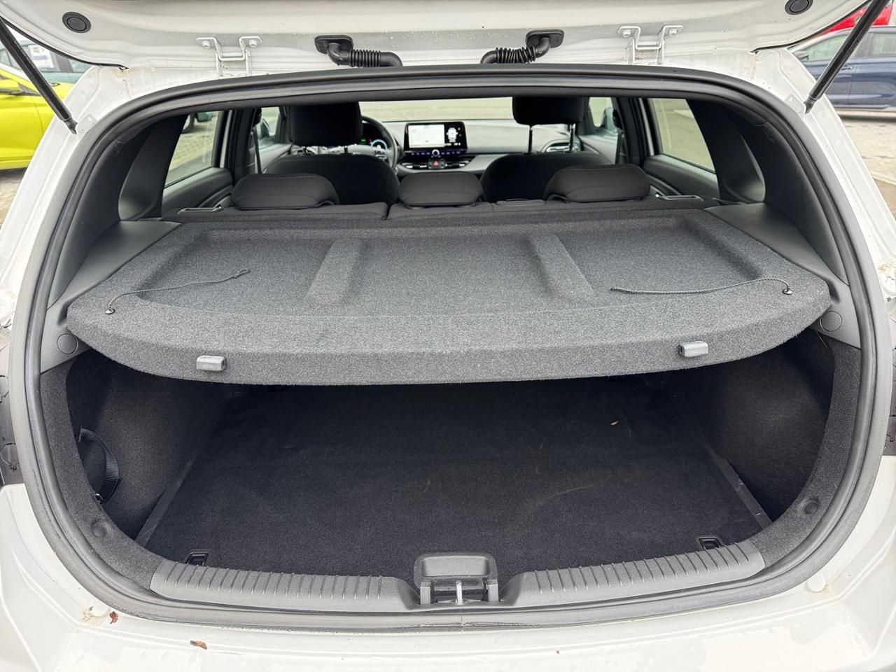 Fahrzeugabbildung Hyundai i30 ADVANTAGE *AUTOMATIK*LED*NAVI*KLIMAA*KAMERA*
