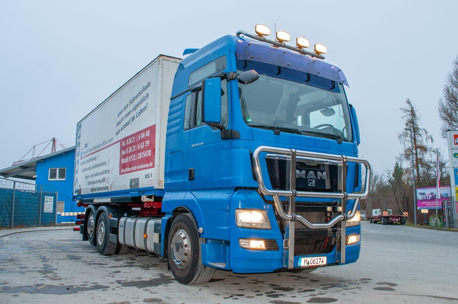 MAN TGX 26.440 6x2 LL Fahrschulfahrzeug