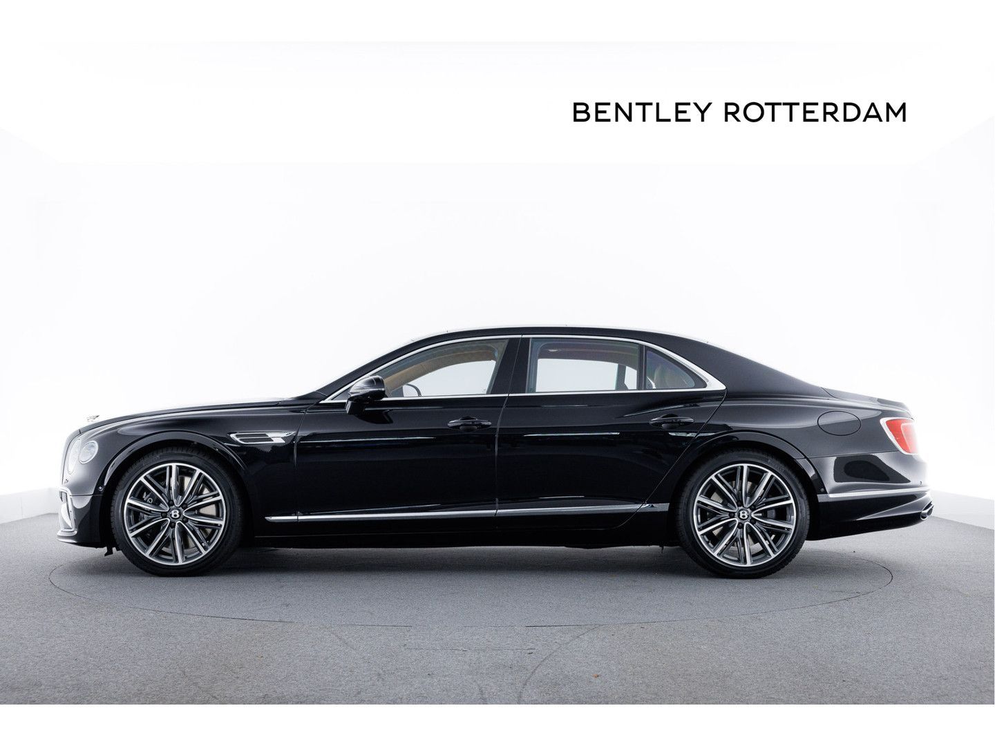 Bentley Flying Spur V8 Hybrid MY2026 imagem 2