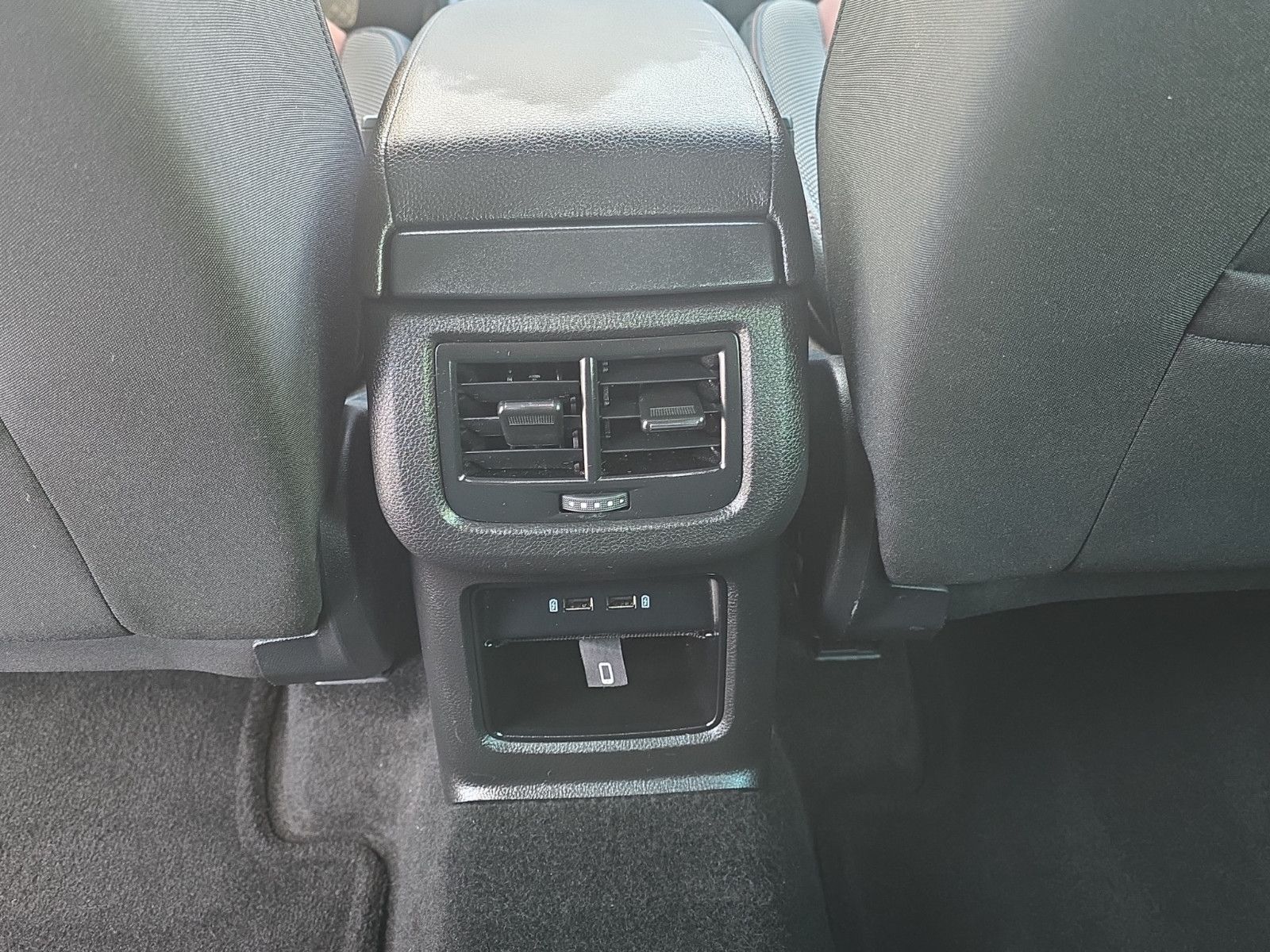 Fahrzeugabbildung SEAT Ateca Xcellence 4Drive Allradantrieb