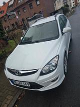 Hyundai i30 CW blue 1.6 CRDi 66 kW Classic Classic - Hyundai i30 Classic mit Diesel-Antrieb
